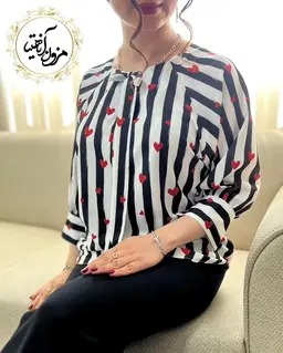 شومیز یقه پاپیونی سفید مشکی طرح راه راه قلبی