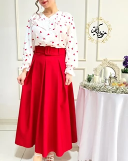 شومیز یقه خورشیدی جلو دکمه سفید طرح لاله خال خالی