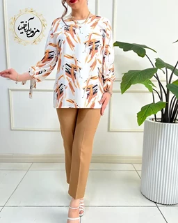 شومیز آستین واشری سفید نسکافه ای طرح خطی آبرنگی آرا