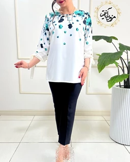 شومیز آستین واشری ریزشی سفید شیری طرح شکوفه باران سبز