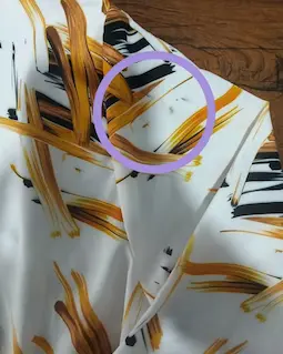 تونیک پنج دکمه سفید طرح نسکافه ای خطی آبرنگی مهشید سایز-5-تخفیفی