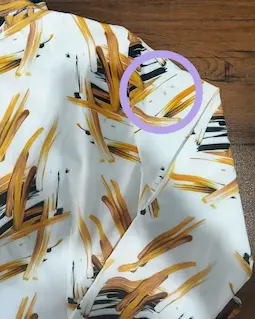 تونیک پنج دکمه سفید طرح نسکافه ای خطی آبرنگی مهشید سایز-5-تخفیفی