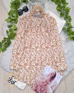 تونیک پنج دکمه سفید نسکافه ای سایز بزرگ طرح برگ و گلبرگ طلایه