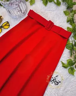 دامن زنانه قرمز طرح نیم کلوش قد بلند ایلدا