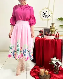 دامن پیله دار صورتی طرح نیمه گلدار آریانا