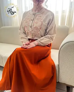 ست شومیز و دامن کرم آجری طرح بته جقه ستیا