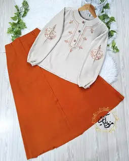 ست شومیز و دامن کرم آجری طرح گلدار ریز ژیلا