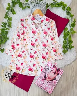 شومیز آستین سه دکمه سفید طرح گلهای سرخابی گلبهی مهدیس