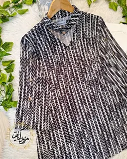 شومیز آستین سه دکمه سفید مشکی طرح زیگزاگی روجا