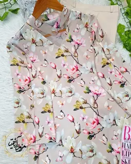 شومیز آستین سه دکمه نسکافه ای طرح گلدار آرنیا