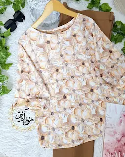 شومیز آستین سه ربع طرح گلدار کرم نسکافه ای تیناز