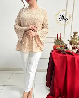 شومیز آستین شمشیری نسکافه ای طرح گیپور زرین