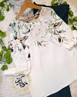 شومیز آستین واشری ریزشی سفید طرح برگ سبز و رز کرم نامیلا