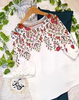 شومیز آستین واشری ریزشی سفید طرح برگ و گلبرگهای ریز مهدخت