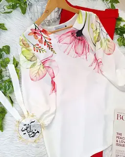 شومیز آستین واشری ریزشی سفید طرح گل لوتوس دیلان