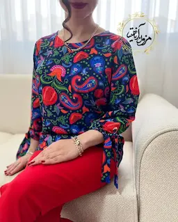 شومیز آستین واشری سرمه ای طرح بته جقه های قرمز و کاربنی خاتون