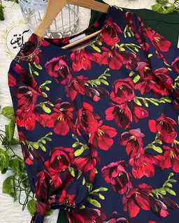 شومیز آستین واشری سرمه ای طرح گلهای قرمز فیریزیا