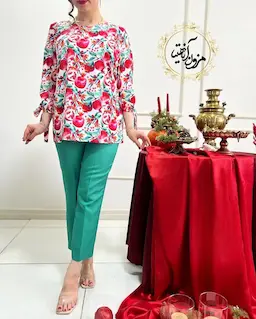 شومیز آستین واشری سفید طرح انار برگ سبز مینل