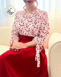 شومیز آستین واشری سفید طرح انار ریز نارمک