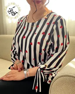 شومیز آستین واشری سفید طرح راه راه مشکی قلب قرمز آمیلا