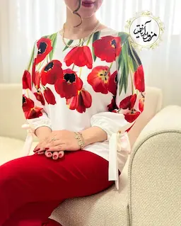 شومیز آستین واشری ریزشی سفید طرح شقایق وارونه آوینا