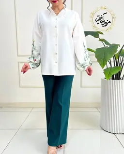 شومیز آستین پفی سفید طرح برگ و گلبرگ سبز پلین