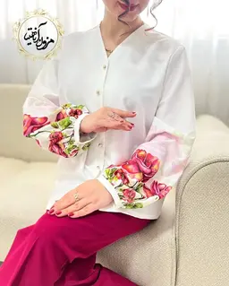 شومیز آستین پفی سفید طرح شاخه گل رز سرخابی نونا