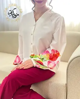 شومیز آستین پفی سفید طرح لاله های رنگی پریواز