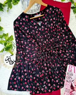 شومیز آستین کلوش زمینه مشکی طرح رزالین