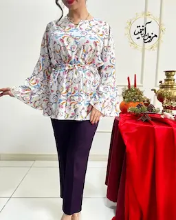 شومیز آستین کلوش سفید طرح ریسه برگ و گلبرگ رنگی سیما