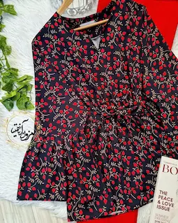 شومیز آستین کلوش مشکی طرح انار ریز شاخه طلایی ماهک