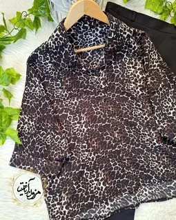 شومیز باکسی سفید مشکی طرح پلنگی نگین دار ژانیا