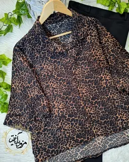 شومیز باکسی قهوه ای مشکی طرح پلنگی نگین دار ژانیا