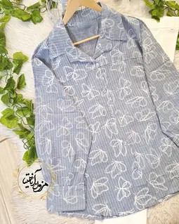 شومیز جلو دکمه آبی سفید طرح راه راه پروانه