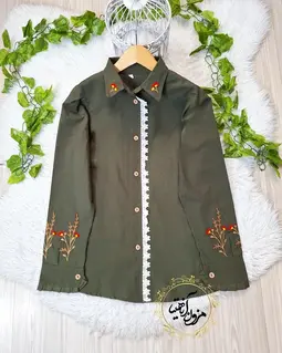 شومیز جلو دکمه دانتل دار سبز تیره طرح گلدوزی صحرا