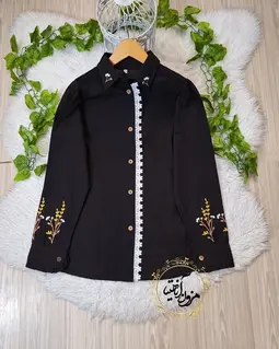 شومیز جلو دکمه دانتل دار مشکی طرح گلدوزی صحرا