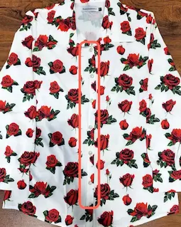 شومیز جلو دکمه زمینه سفید طرح گل رز قرمز سایز-2-تخفیفی