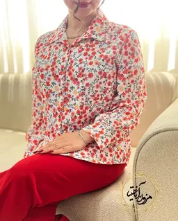 شومیز جلو دکمه سفید طرح ریسه برگ و شکوفه های مرجانی ماهیدا