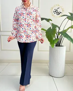 شومیز جلو دکمه سفید طرح شکوفه های رنگی قرمز سرمه ای سیران