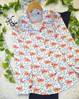 شومیز جلو دکمه سفید طرح گلهای قرمز و آبی و زرد ساوام