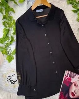 شومیز جلو دکمه مشکی طرح نگین دار تونا