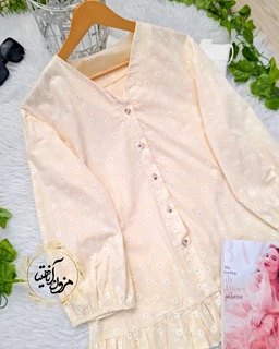 شومیز جلو دکمه پاچین دار کرم طرح گلدار نیکو