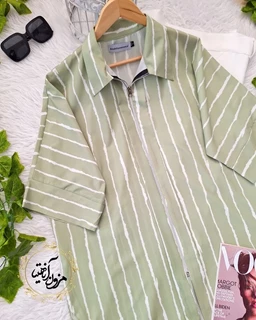 شومیز جلو زیپ دار سبز ماچا طرح راه راه سفید مستانه