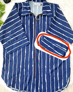 شومیز جلو زیپ دار سرمه ای طرح راه راه سفید مستانه سایز-1-تخفیفی