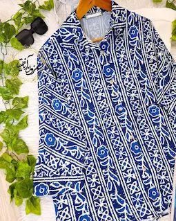 شومیز بیسیک جلو دکمه سرمه ای طرح راه راه گلدار سلوا