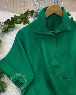شومیز جلو گره ای سبز طرح نگینی