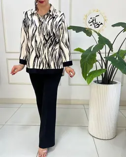 شومیز نیم زیپ نسکافه ای روشن طرح خطی دونیکا