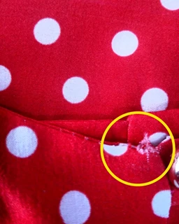 شومیز پایین کلوش مجلسی زمینه قرمز طرح توپی سفید سایز-1-تخفیفی