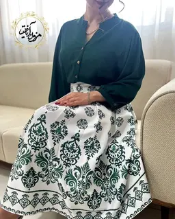 شومیز کرپ حریر سبز تیره طرح پایین چین گلناز