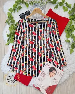 شومیز یقه دلبری سفید مشکی طرح راه راه شکوفه انار قرمز پرنا